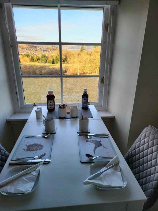 Langhouse Castle Bed And Breakfast Inverkip Exterior photo