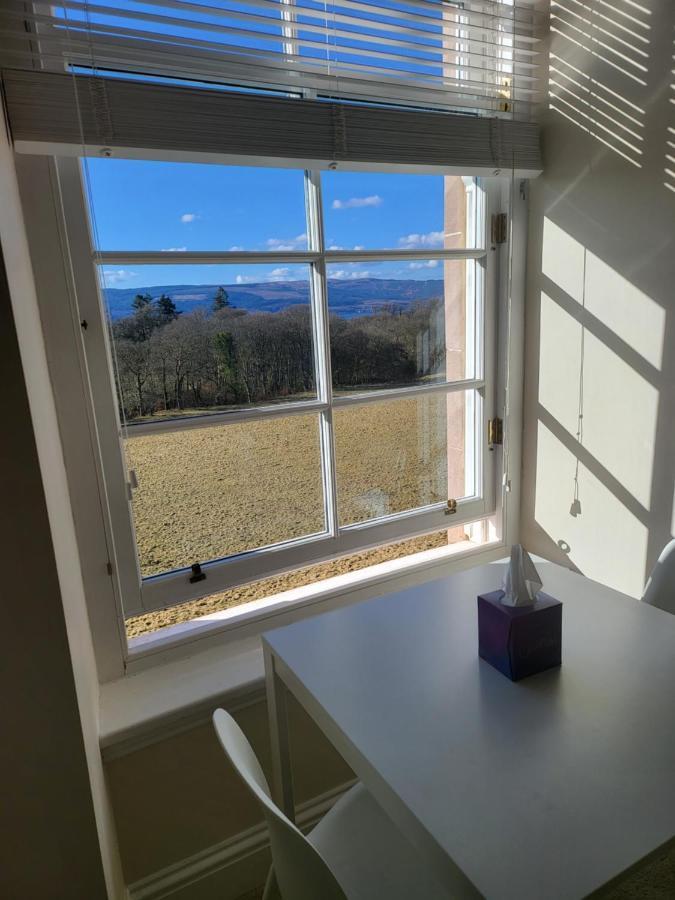 Langhouse Castle Bed And Breakfast Inverkip Exterior photo